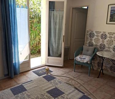 Saint-Cyprien Bed & Breakfast | mas des pins