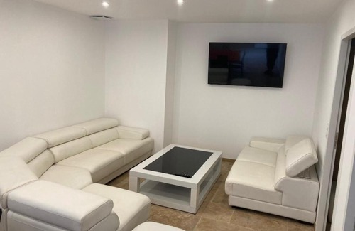 Grezan House | mas feuillade logement partagé