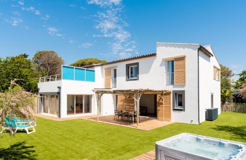 Vias Villa | Mas Julia