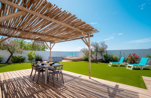 Vias Villa | Mas Julia
