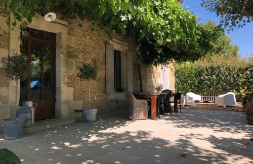 Althen-des-Paluds House | Mas l Oustau de Memei