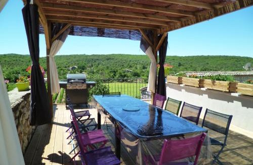 Brujas Bed & Breakfast | Mas les Dolmens Chambres et table d'hôtes