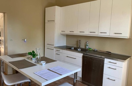 La Bruguiere House | Mas Les Romarins, 10min from Uzès, large garden with pool for families & friends