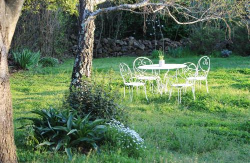 La Bruguiere Villa | Mas Les Romarins, 10 min d'Uzès, piscine et grand jardin clos, jeux, nid de repos et base pour activités dans le Gard