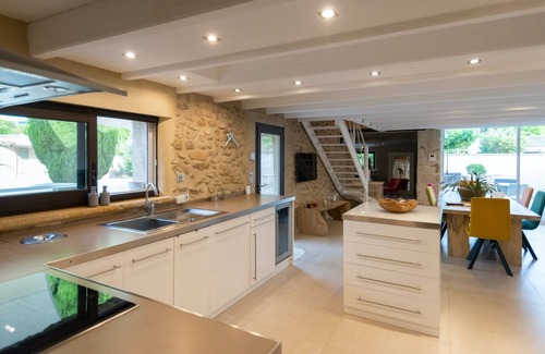 Cheval-Blanc Other | MAS MODERNE VUE LUBERON