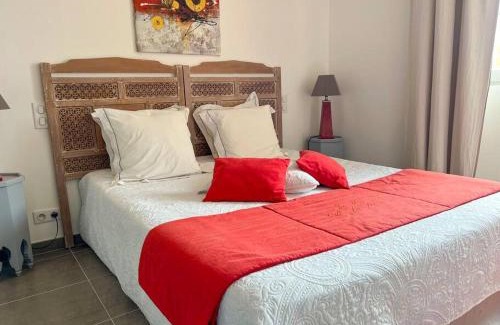 Tourrettes-sur-Loup House | Mas provençal avec piscine