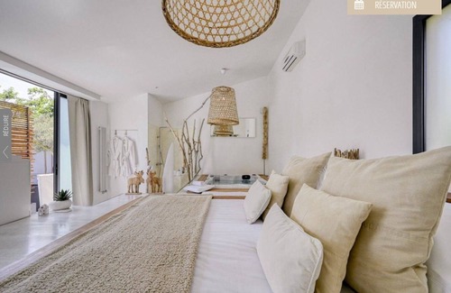 Saint-Laurent-d'Aigouze Bed & Breakfast | Mas Sainte Marie - Private Hot Tub Suites