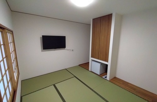 Ayagawa House | Masayoshi's Inn A quiet, Japanese/Western-style inn. English, Chinese, Taiwanese, Japanese available Accommodates up to 8 people
