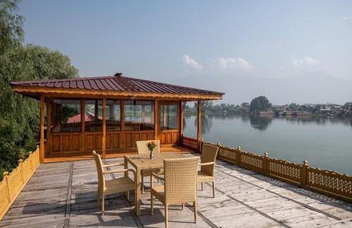 Sudarbal Boat Rental | Mascot Houseboats