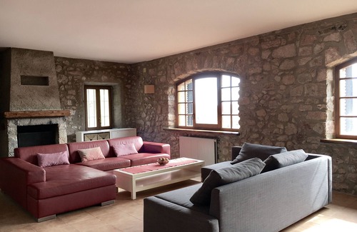 Boadella i les Escaules Other | Masia in secluded location with swimming pool - space for 8 guests