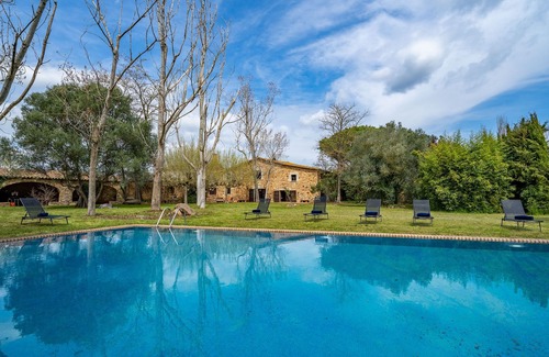 Llagostera Villa | Masia Marco Lux, ideal for families with large outdoor area and swimming pool.