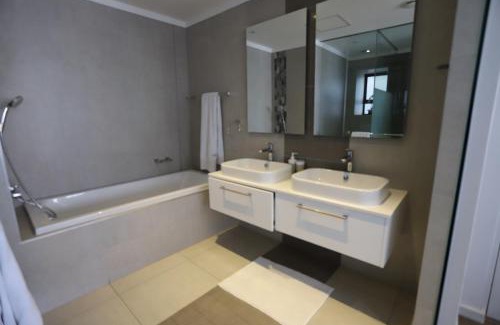 Greater Johannesburg Metropolitan Area Apartment | Masingita Towers Suite