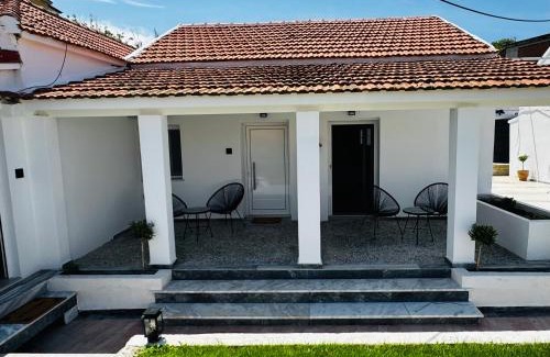 Agios Stefanos Avliotes Apartment | Massalia Suites Studio Delphini