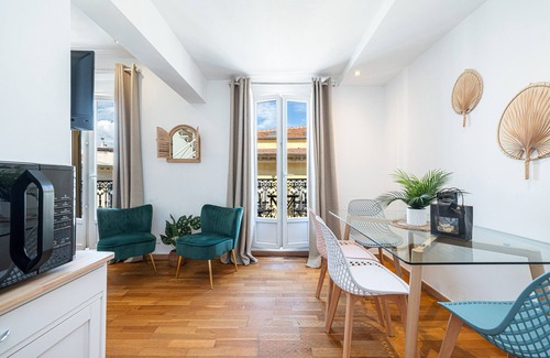 Carre d'Or Apartment | Massena Street - 1 Bdr Duplex with AC & Parking