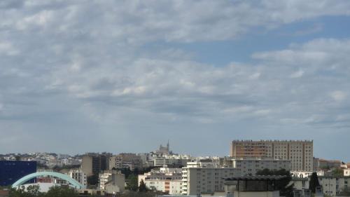 Malpasse Apartment | Massilia Calling appartement Marseille proche métro climatisé bien décoré