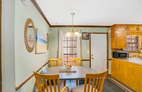 Church Street House | Massive 3 bedroom with fenced yard!