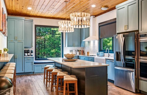 Pittman Center Cabin | Massive 6BR Mountain Home Views Pool and Double Hot Tubs