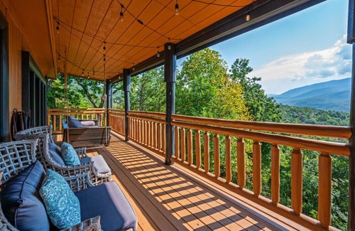 Pittman Center Cabin | Massive 6BR Mountain Home Views Pool and Double Hot Tubs