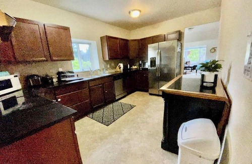 Haller Lake House | Massive 8BR/3BA Seattle Home | 2 Kitchens, A/C, Yard | Perfect for Groups