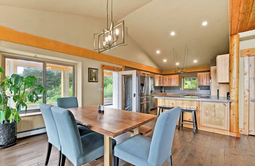 Palmer Lake House | Massive Deck + Sunroom Sleeps 13