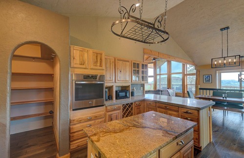 Palmer Lake House | Massive Deck + Sunroom Sleeps 13