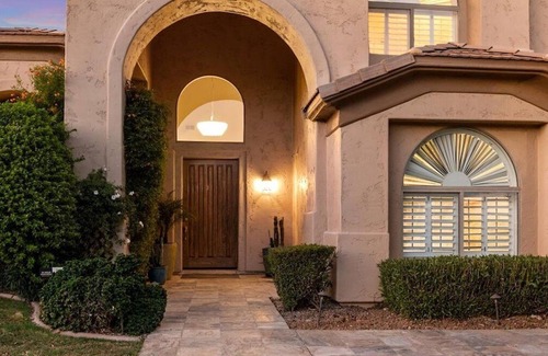 Arabian Views Cottage | Massive North Scottsdale 6 Bdrm w/Oasis Backyard!