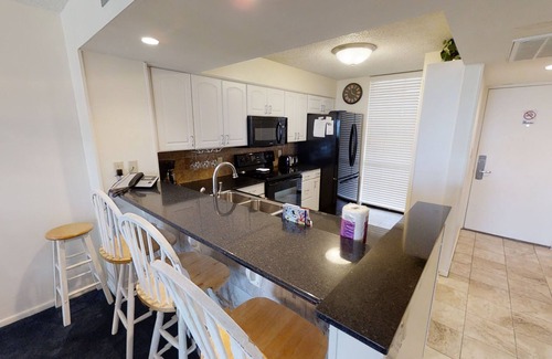 Gulf Lagoon Beach Condo | Master Bed Gulf View Covered Parking! Free Golf Everyday!