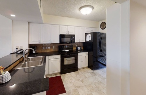 Gulf Lagoon Beach Condo | Master Bed Gulf View Covered Parking! Free Golf Everyday!