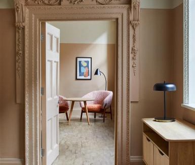 Dowgate Apartment | master Cannon