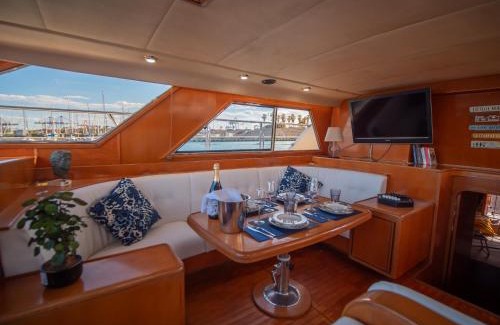 Poblats Maritims Boat Rental | Master&Commander