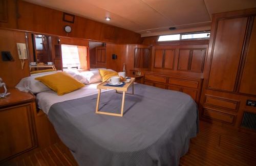 Poblats Maritims Boat Rental | Master&Commander