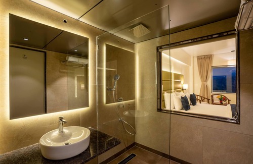 Khalapur Hotel | Mastiff Grand The Sia Palace Suites & Banquets, Khopoli (Nr. Imagica)