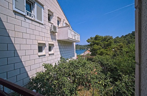Pomena Apartment | Matana Pomena - Studio with Park View