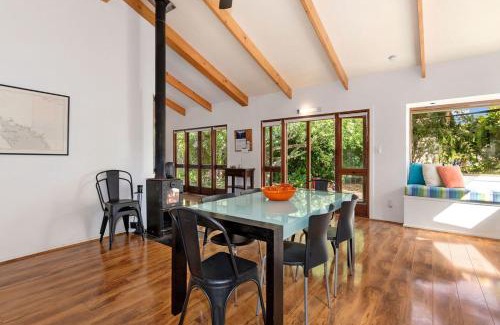 Matapouri House | Matapouri Hideaway - Matapouri Holiday Home