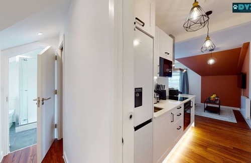 Newport Apartment | Mathieson House 5 - Parking - WiFi - City Views - By DYZYN