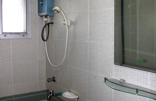 Phan Thong Hotel | Matini Amata