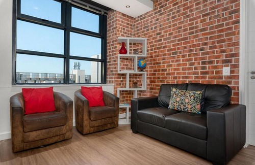 Century City Apartment | Matrix 402