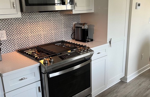 Mattapoisett Cottage | Mattapoisett village - beach across the street