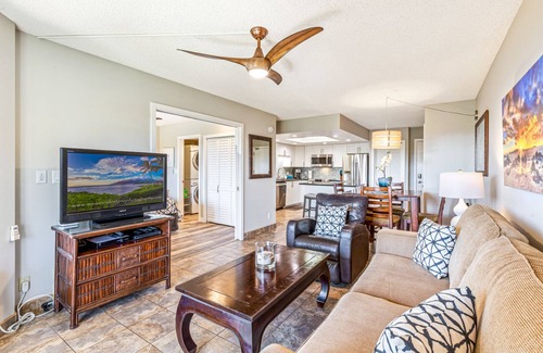 Kihei Condo | Maui Banyan Remodeled Top Floor - Steps to Beach and Shopping