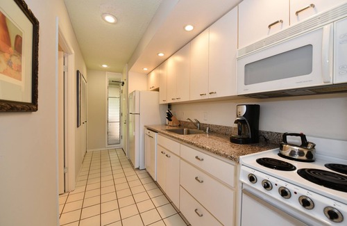 Kaanapali Condo | MAUI ELDORADO:TOP FLOOR,CORNER UNIT, Partial Ocean View, Kaanapali Beach G201