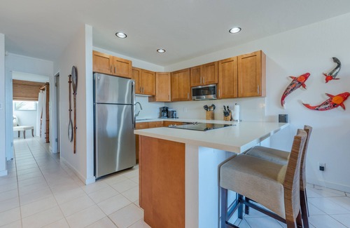 Kahana Condo | Maui Mahinaa Surf Oceanfront Condo with a great view Kahana area