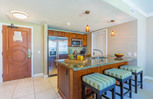Kaanapali Condo | Maui Resort Rentals: Honua Kai Hokulani 213 - Rare Interior Courtyard 1BR w/Partial Ocean Views