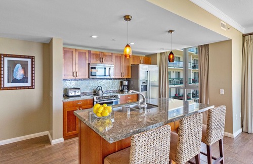Honokowai Condo | Maui Resort Rentals: Honua Kai Hokulani 841 - Upgraded Top Floor Deluxe 2BR, Corner Floor Plan, Stunning Ocean Views!