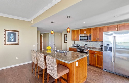 Honokowai Condo | Maui Resort Rentals: Honua Kai Hokulani 841 - Upgraded Top Floor Deluxe 2BR, Corner Floor Plan, Stunning Ocean Views!