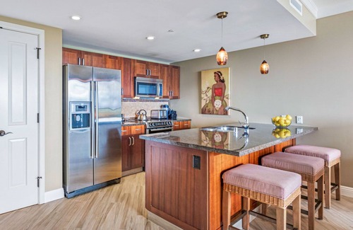 Honokowai Condo | Maui Resort Rentals: Honua Kai Hokulani 937 – 2 BR Corner w/Stunning 9th Floor Ocean Views!