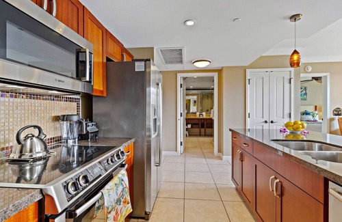 Kaanapali Condo | Maui Resort Rentals: Honua Kai Hokulani 618 - 6th Floor 1BR w/Partial Ocean & Mountain Views