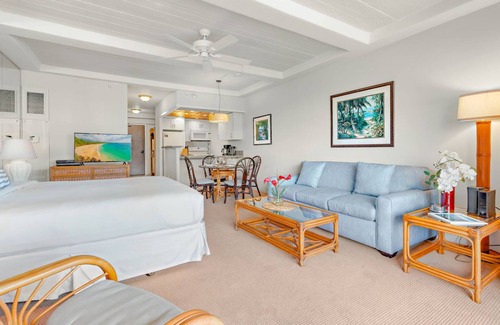 Kaanapali Condo | Maui Resort Rentals: The Whaler 962 - Gorgeous 9th Floor Studio, Fantastic Pacific Ocean and Black Rock Views!
