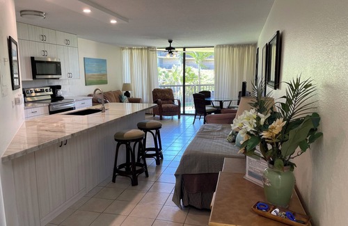 Kihei Condo | Maui Sunset A307 Fabulous Oceanfront Complex Featuring Magnificent Sunset Views