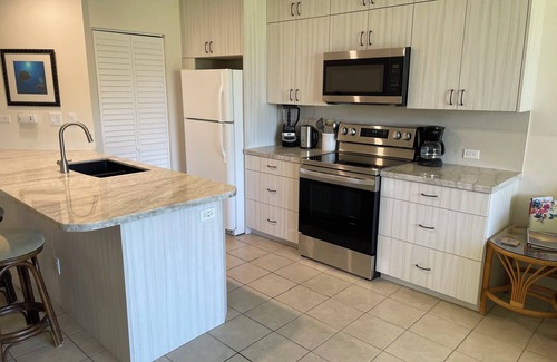 Kihei Condo | Maui Sunset A307 Fabulous Oceanfront Complex Featuring Magnificent Sunset Views