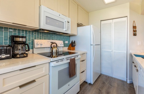 Kihei Condo | Maui Sunset #B-417 Spacious, Renovated Unit, Oceanfront Complex, Full A/C